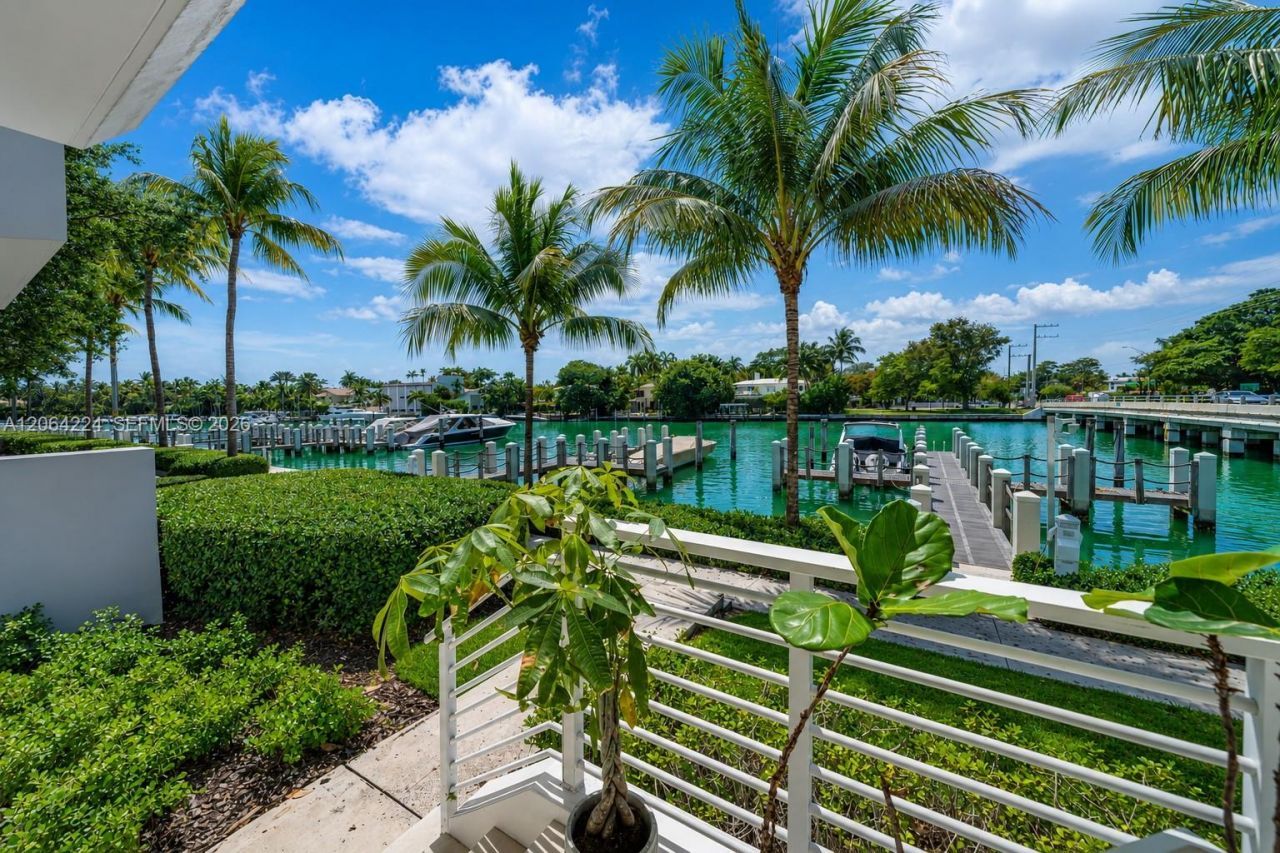 6203 Laguna Path N , Miami Beach, FL 33141 Photo