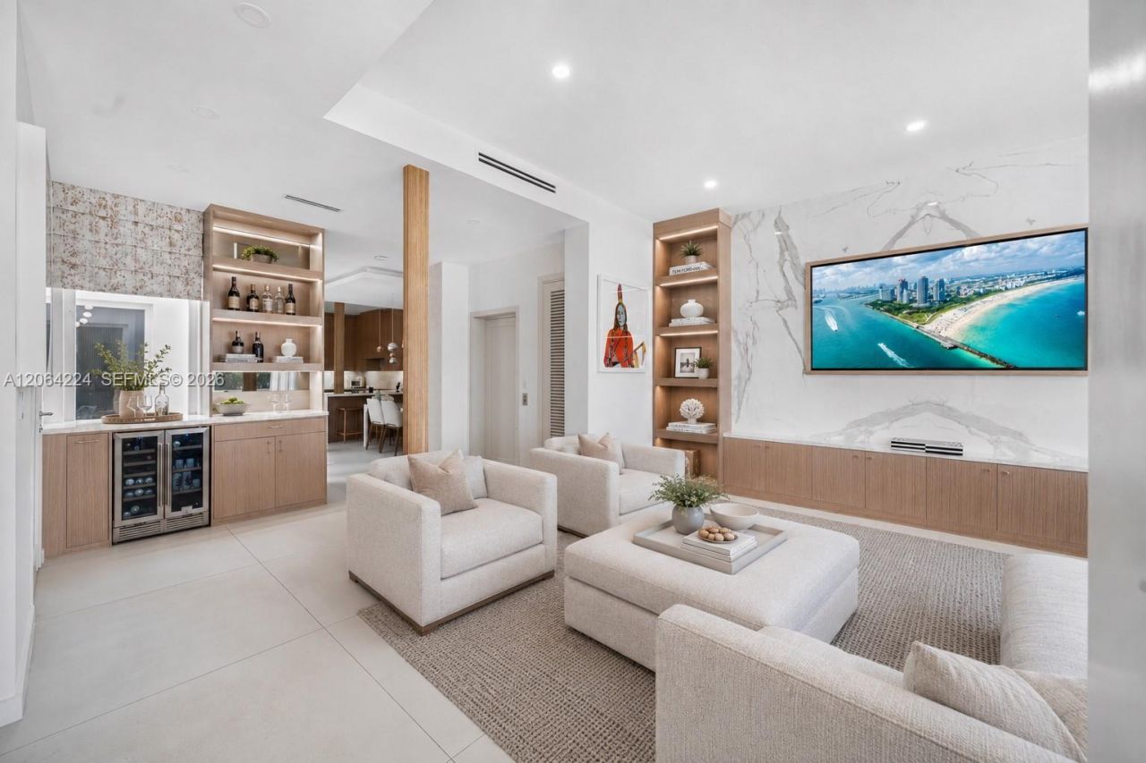 6203 Laguna Path N , Miami Beach, FL 33141 Photo