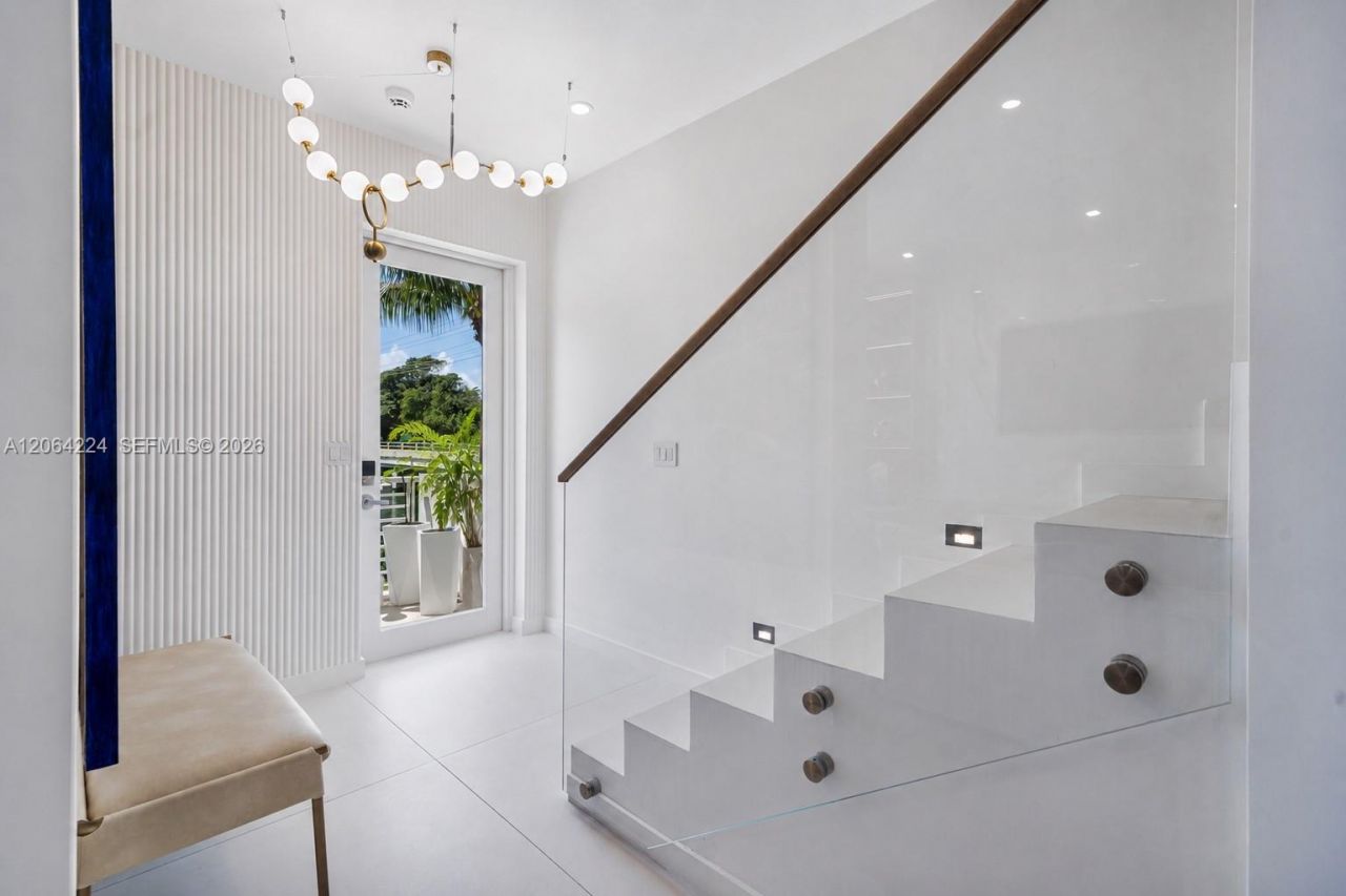 6203 Laguna Path N , Miami Beach, FL 33141 Photo