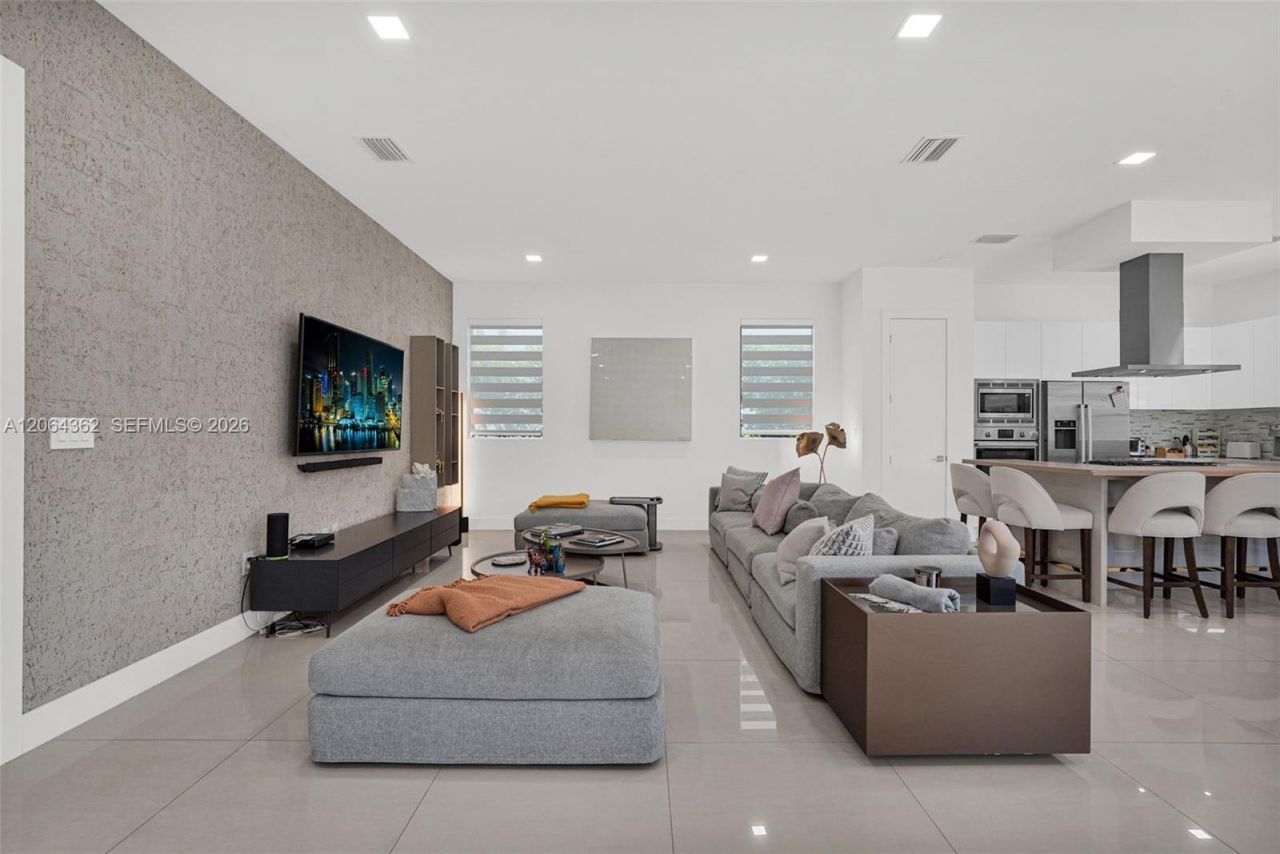7509 NW 99th Ave, Doral, FL 33178 Photo