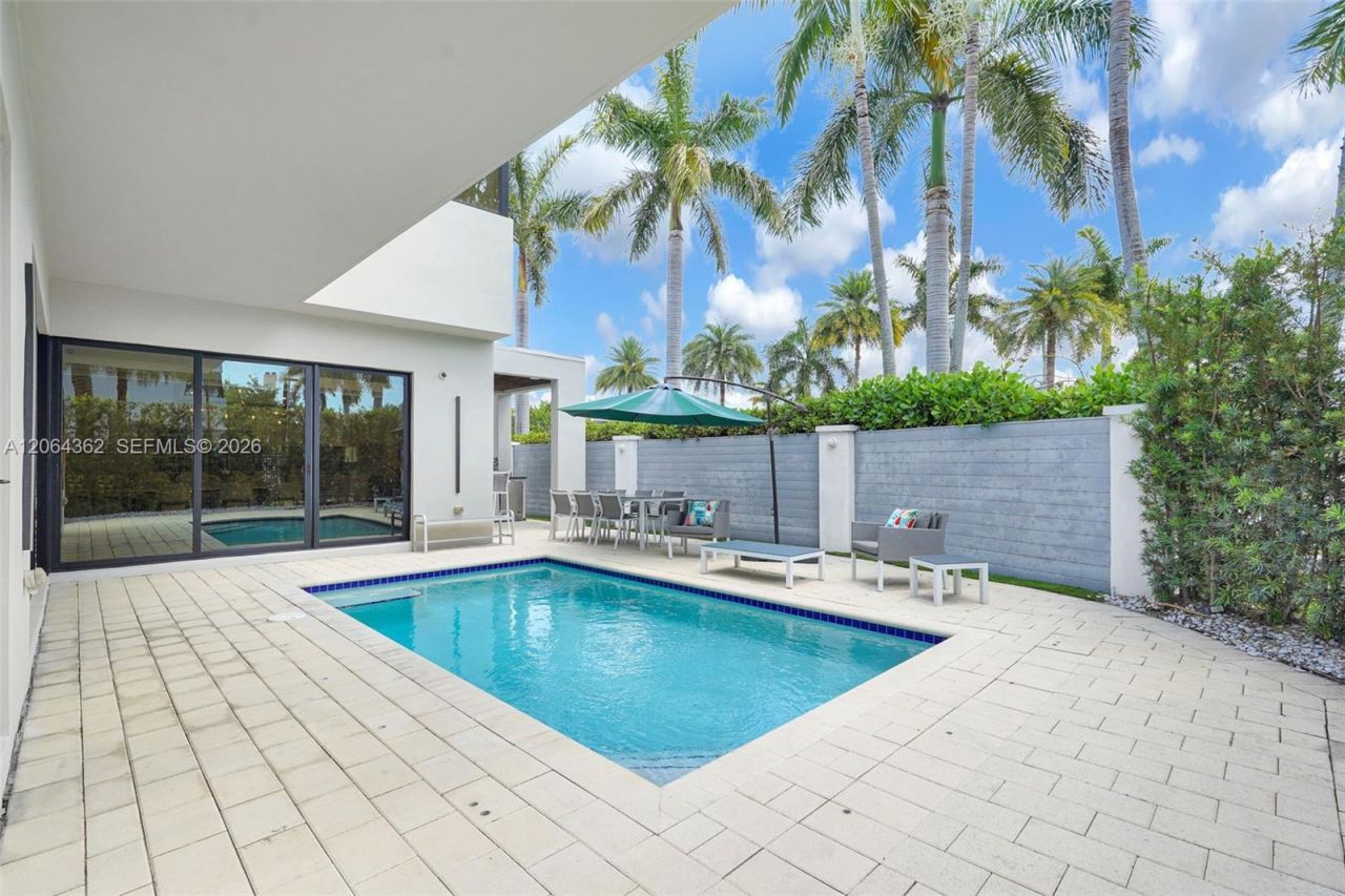 7509 NW 99th Ave, Doral, FL 33178 Photo