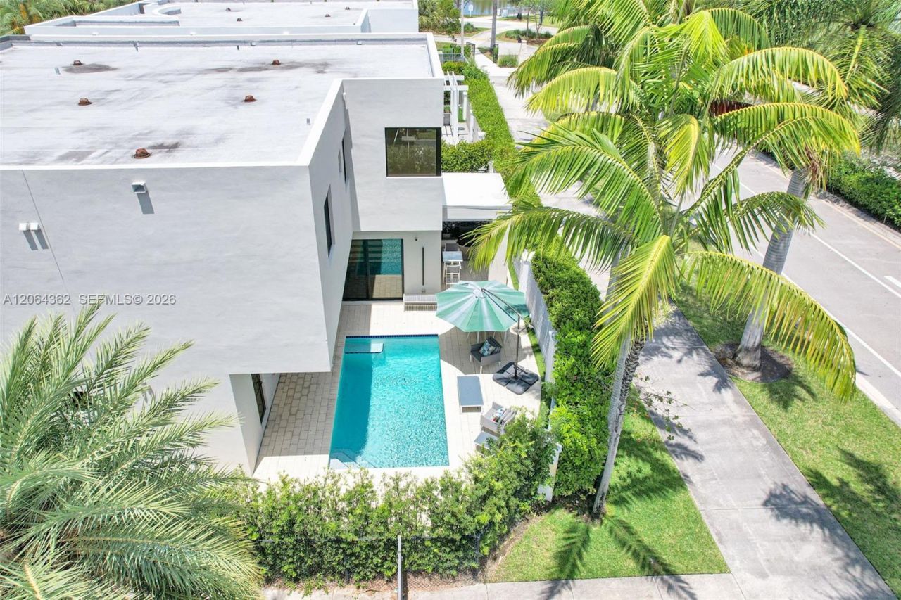 7509 NW 99th Ave, Doral, FL 33178 Photo