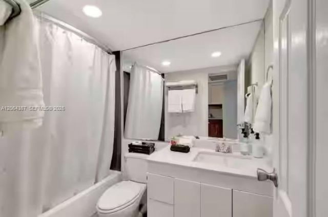 19201 Collins Ave , Unit 540, Sunny Isles Beach, FL 33160 Photo