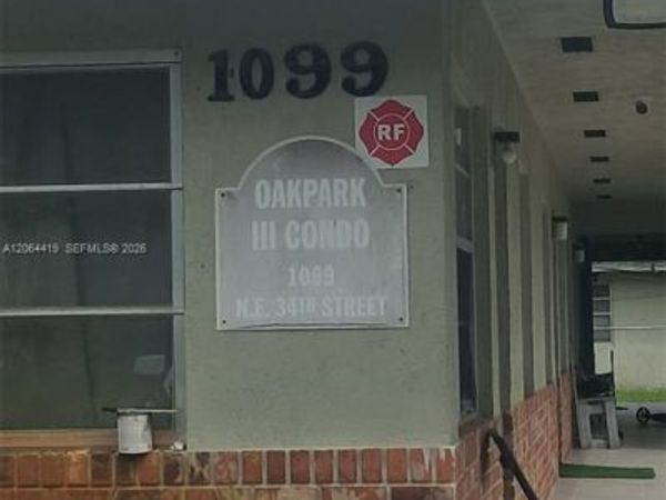 1098 NE 34th Ct , Unit 4, Oakland Park, FL 33334