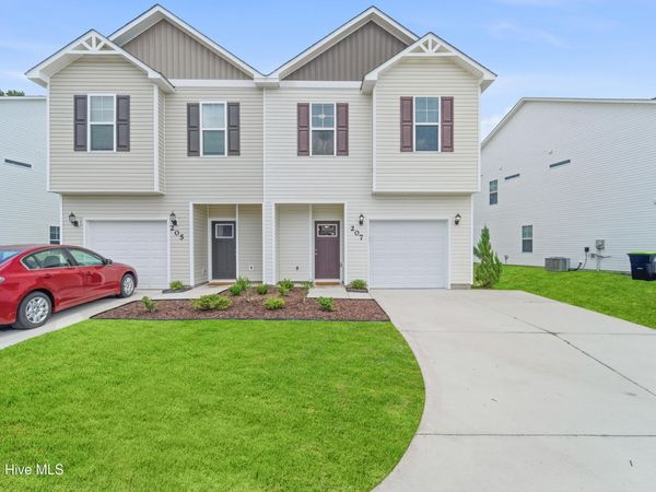 207 Shallowbag Bay Lane, Jacksonville, NC 28546