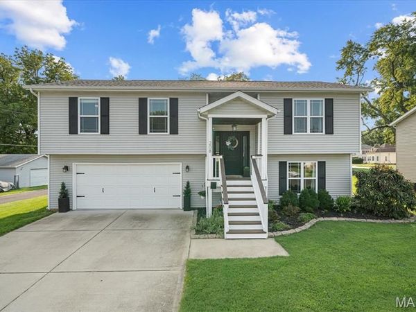 208 Fairview Avenue, Collinsville, IL 62234