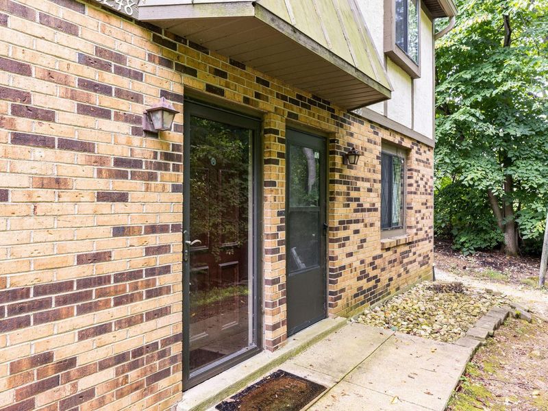 3248 Summertime Court, Unit 19, Columbus, OH 43221 Photo 2