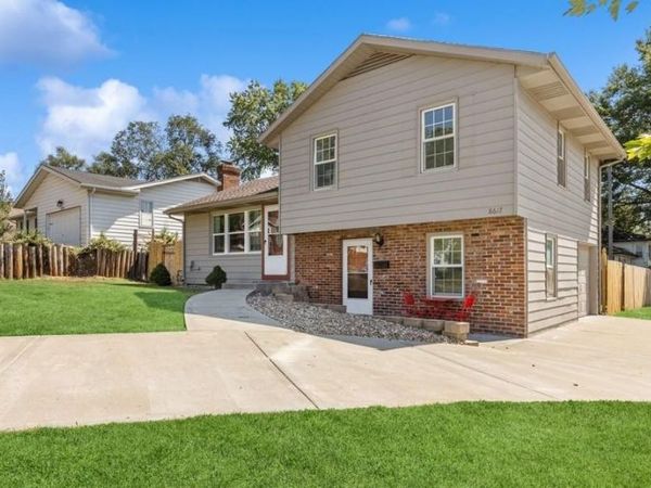8617 W 92ND Street, Overland Park, KS 66212
