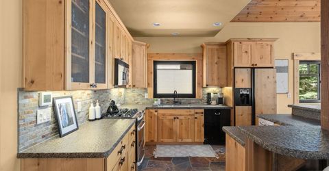 12015 Julian Avenue, Truckee, CA 96161 Photo