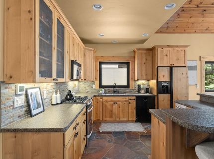 12015 Julian Avenue, Truckee, CA 96161 Photo