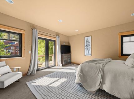 12015 Julian Avenue, Truckee, CA 96161 Photo