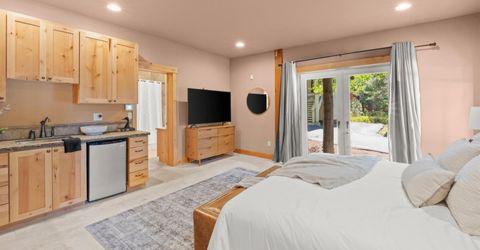 12015 Julian Avenue, Truckee, CA 96161 Photo