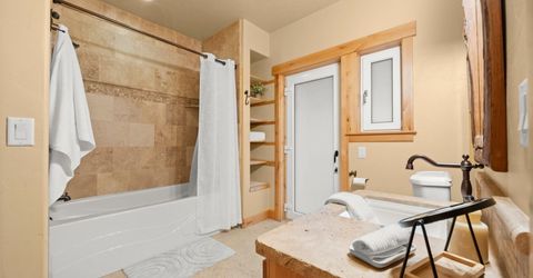 12015 Julian Avenue, Truckee, CA 96161 Photo