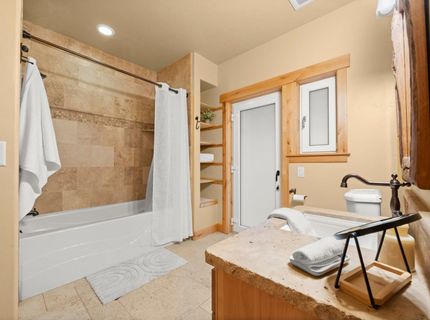 12015 Julian Avenue, Truckee, CA 96161 Photo