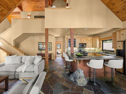 12015 Julian Avenue, Truckee, CA 96161 Photo