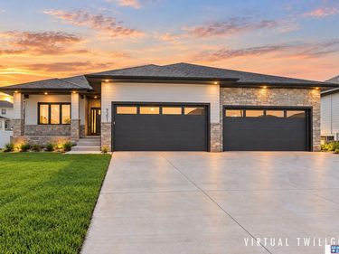 9301 Castle Pine Drive, Lincoln, NE 68516