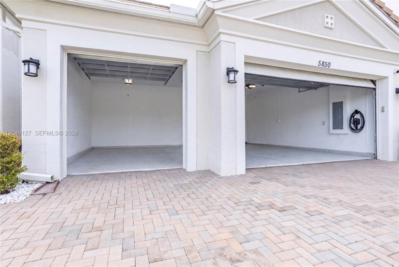 5850 Whippoorwill Cir , Westlake, FL 33470 Photo