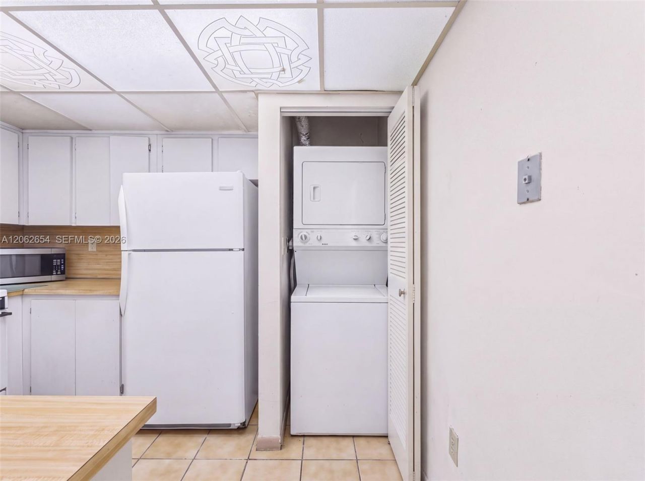 291 W Park Dr, Unit 9-201, Miami, FL 33172 Photo