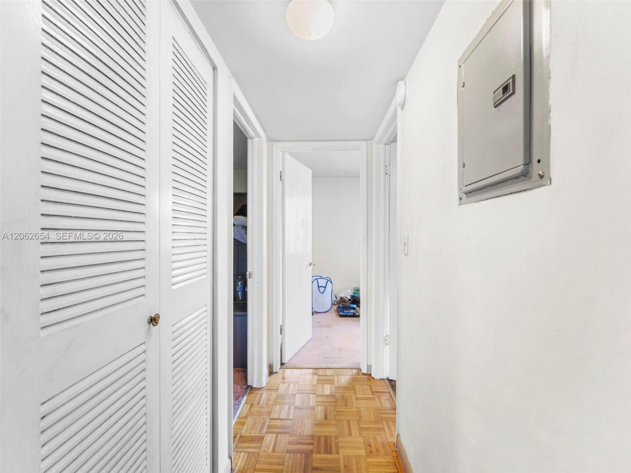 291 W Park Dr, Unit 9-201, Miami, FL 33172 Photo