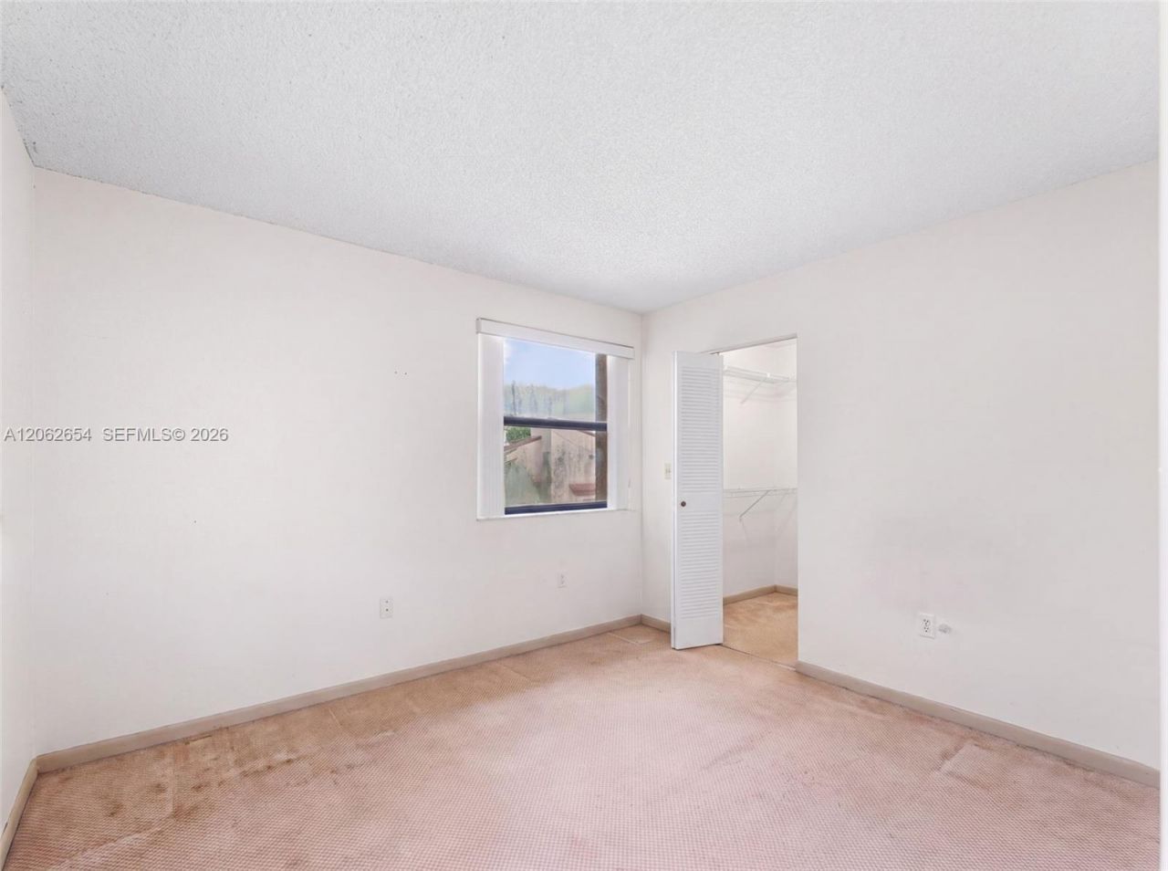 291 W Park Dr, Unit 9-201, Miami, FL 33172 Photo