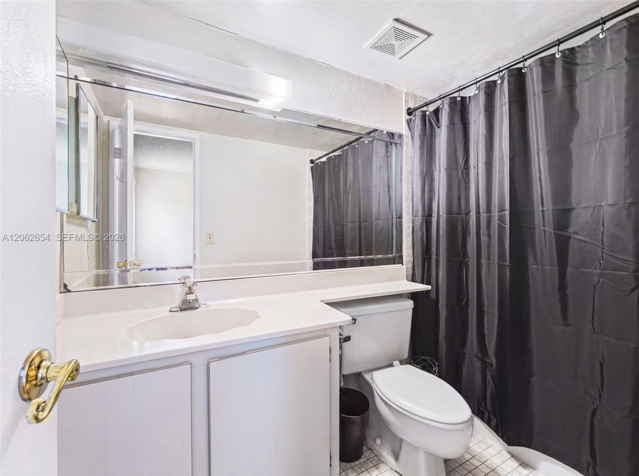 291 W Park Dr, Unit 9-201, Miami, FL 33172 Photo