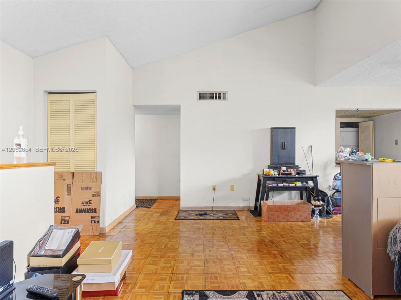 291 W Park Dr, Unit 9-201, Miami, FL 33172 Photo
