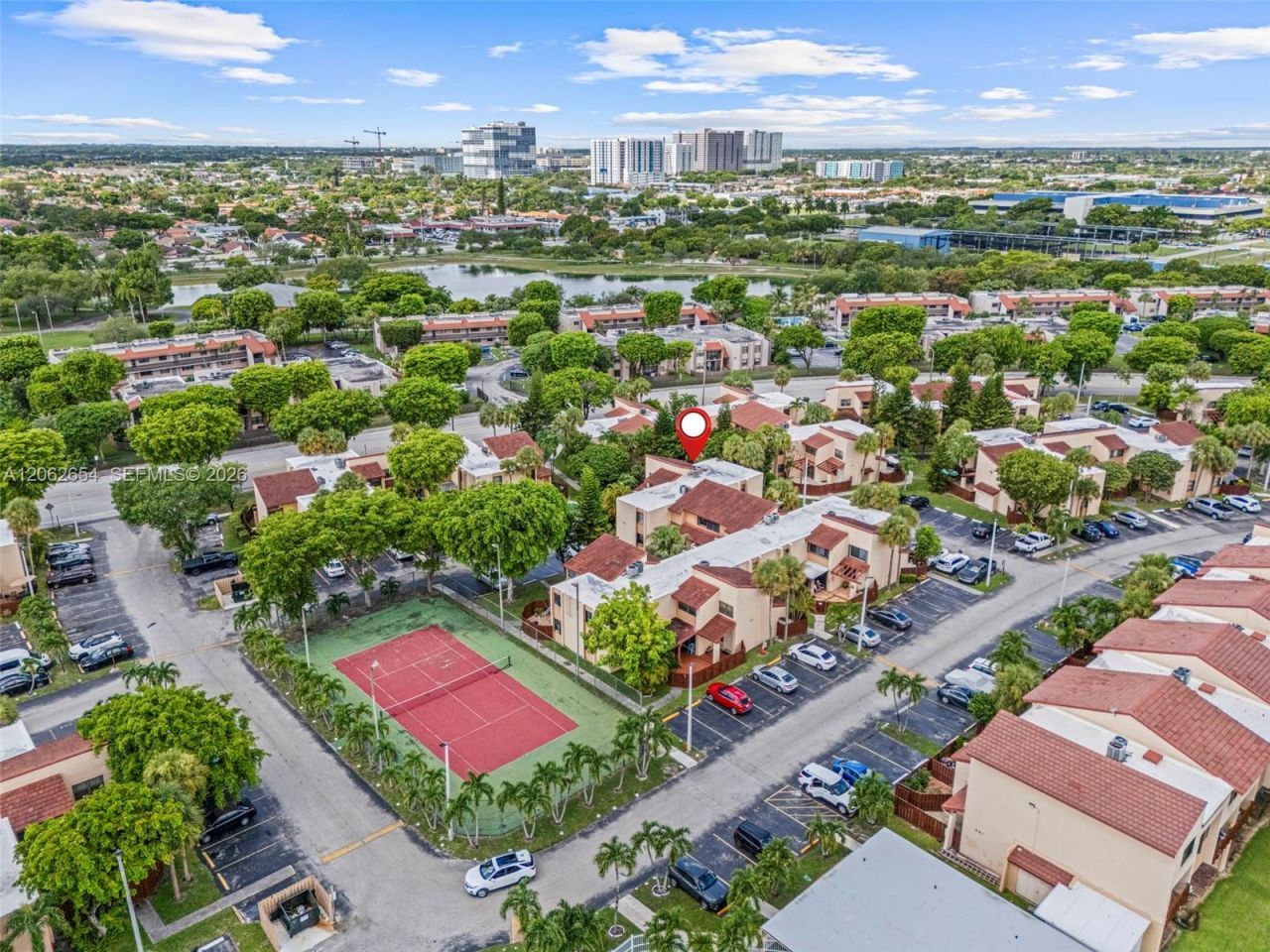 291 W Park Dr, Unit 9-201, Miami, FL 33172 Photo