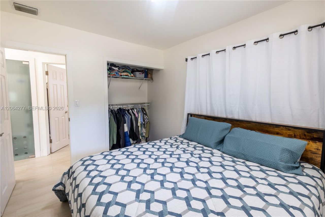 6881 Freedom St, Hollywood, FL 33024 Photo