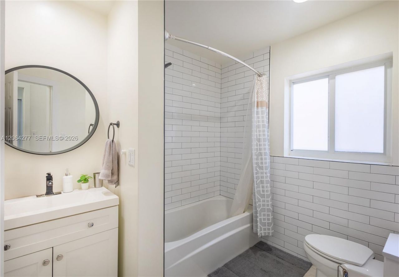 6881 Freedom St, Hollywood, FL 33024 Photo