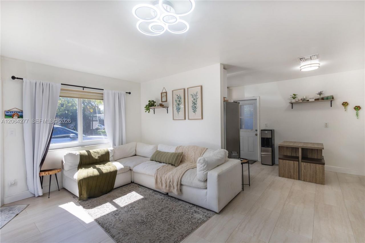 6881 Freedom St, Hollywood, FL 33024 Photo