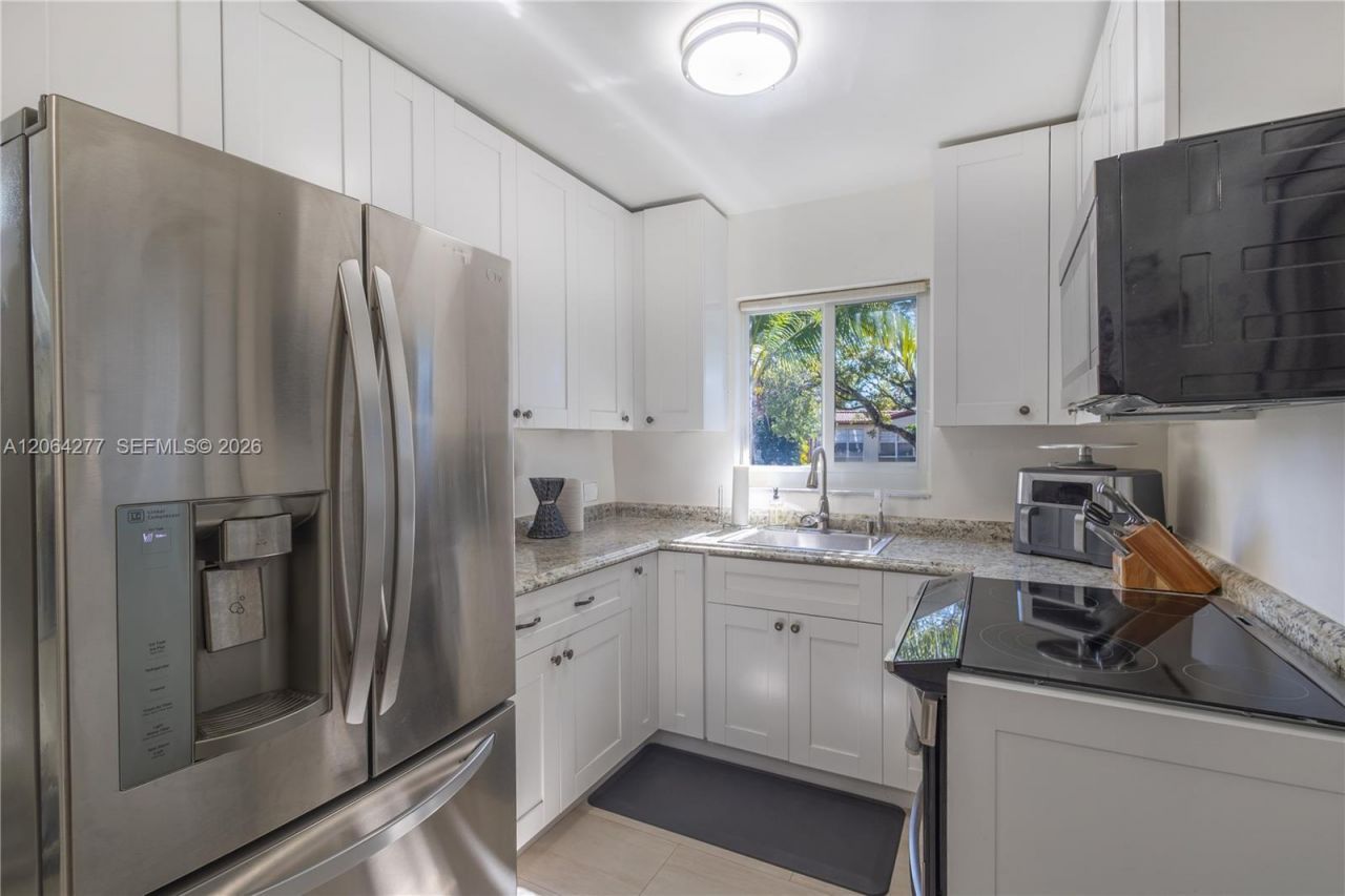 6881 Freedom St, Hollywood, FL 33024 Photo