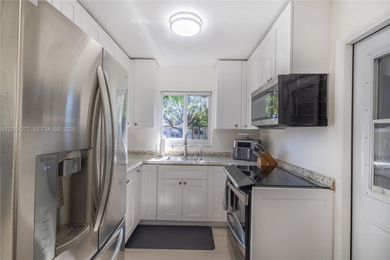 6881 Freedom St, Hollywood, FL 33024 Photo