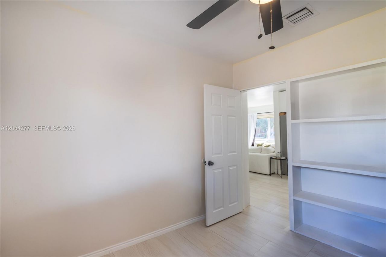 6881 Freedom St, Hollywood, FL 33024 Photo