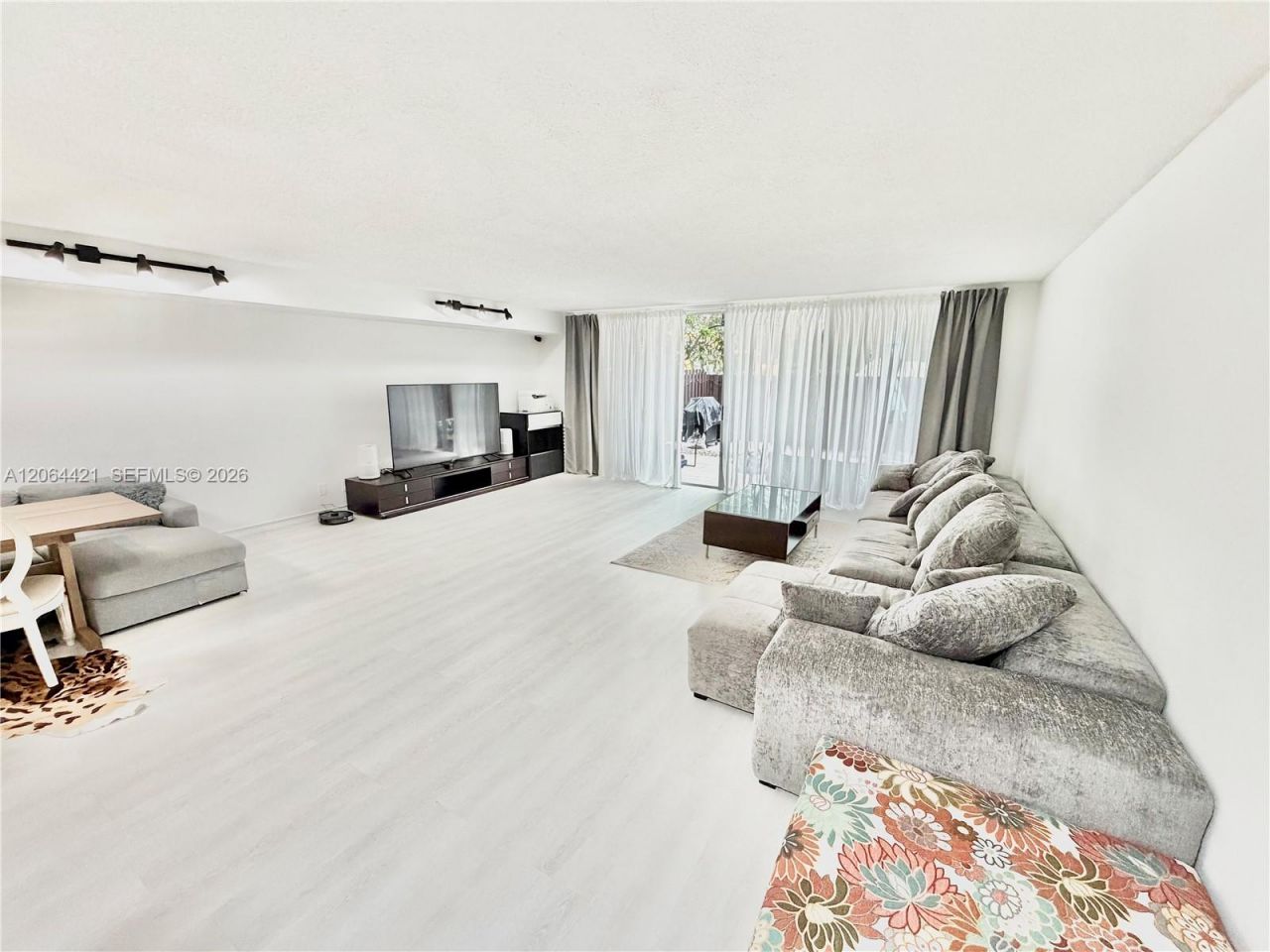 2203 NE 7th St , Unit 14, Hallandale Beach, FL 33009 Photo