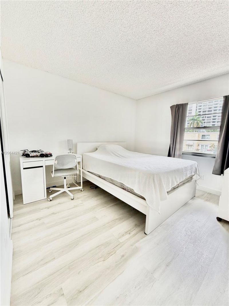 2203 NE 7th St , Unit 14, Hallandale Beach, FL 33009 Photo