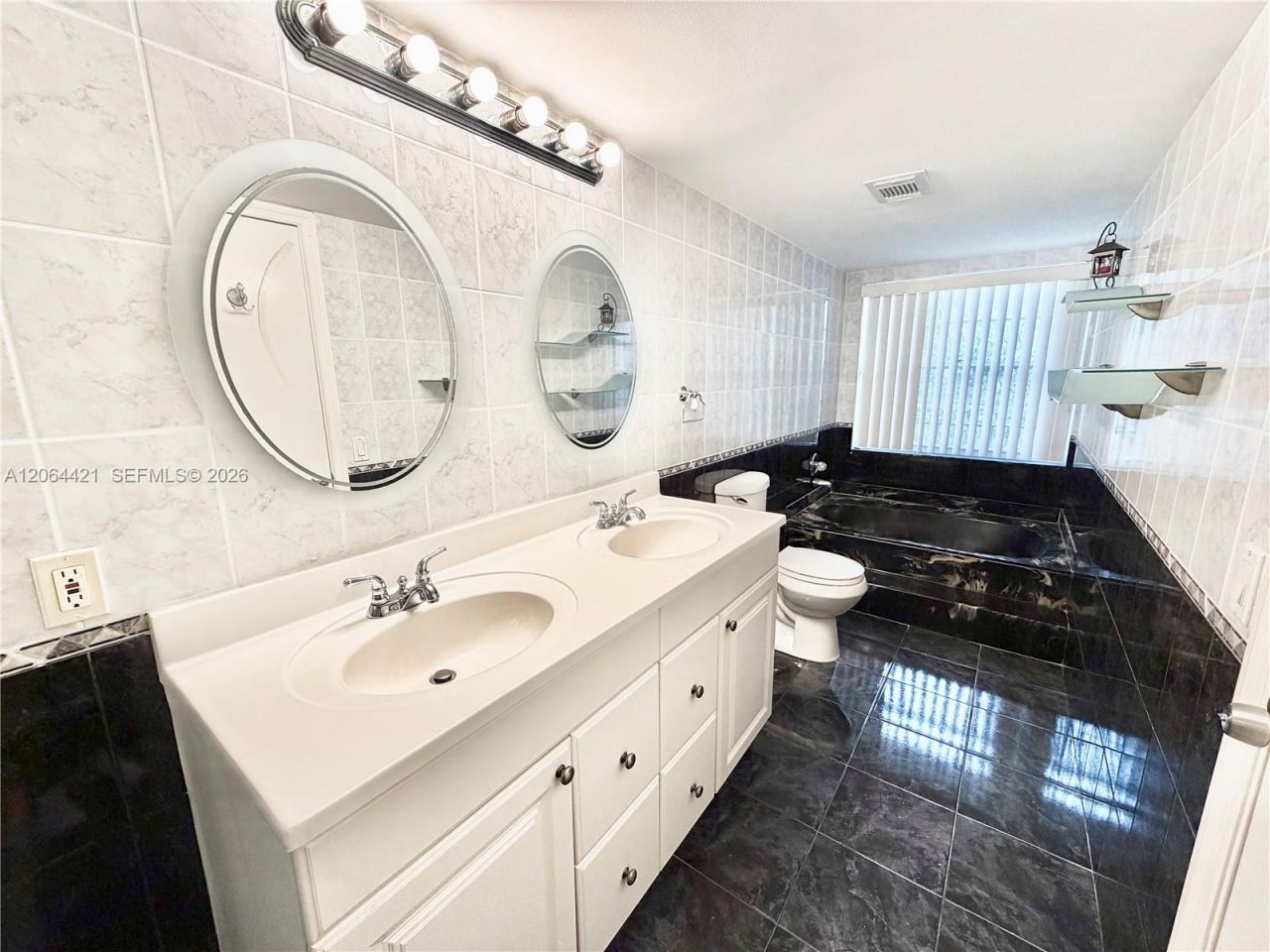 2203 NE 7th St , Unit 14, Hallandale Beach, FL 33009 Photo