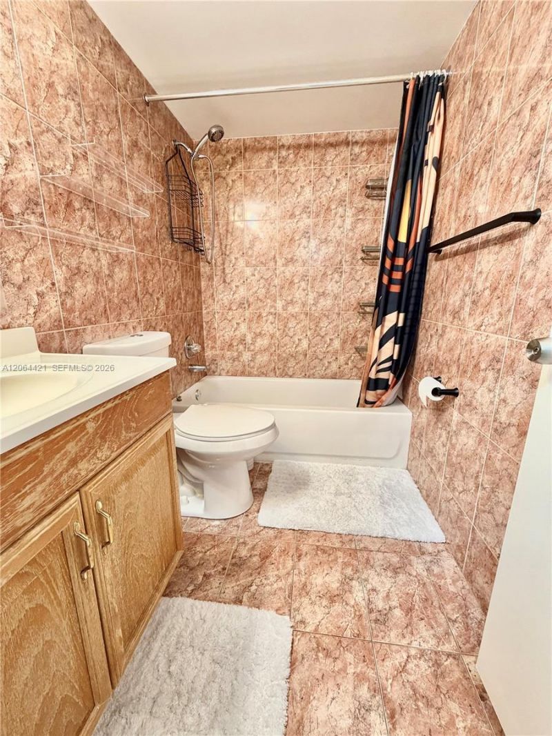 2203 NE 7th St , Unit 14, Hallandale Beach, FL 33009 Photo