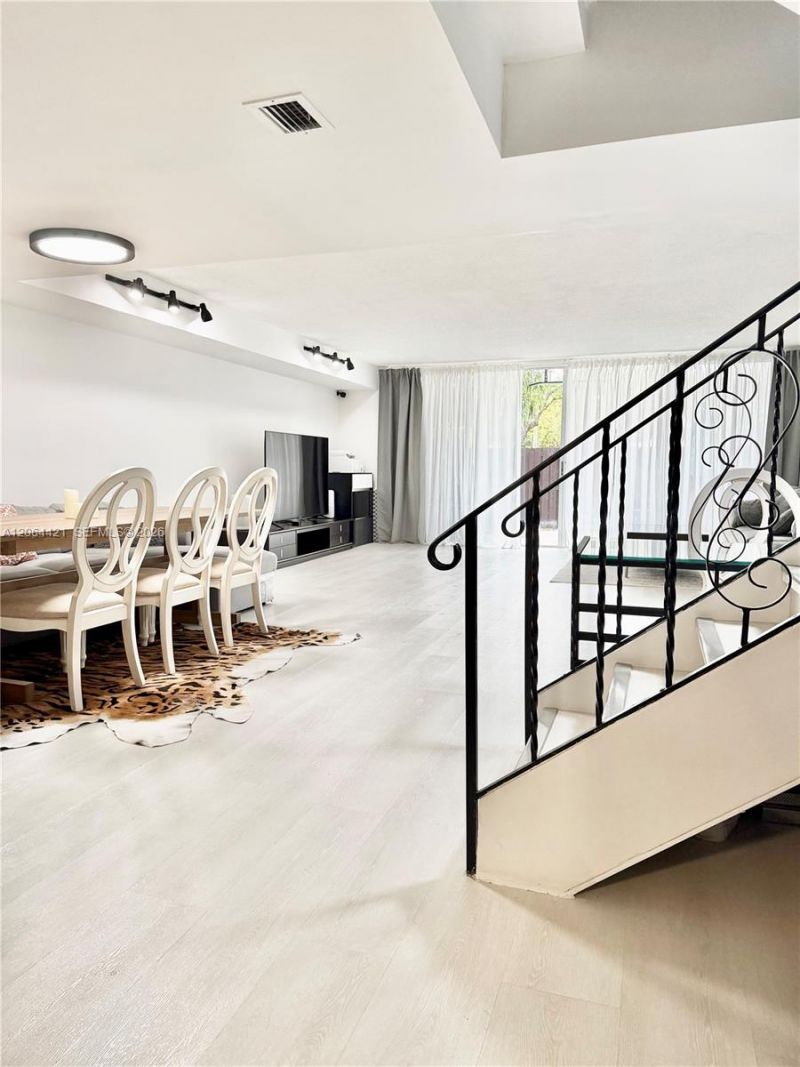 2203 NE 7th St , Unit 14, Hallandale Beach, FL 33009 Photo