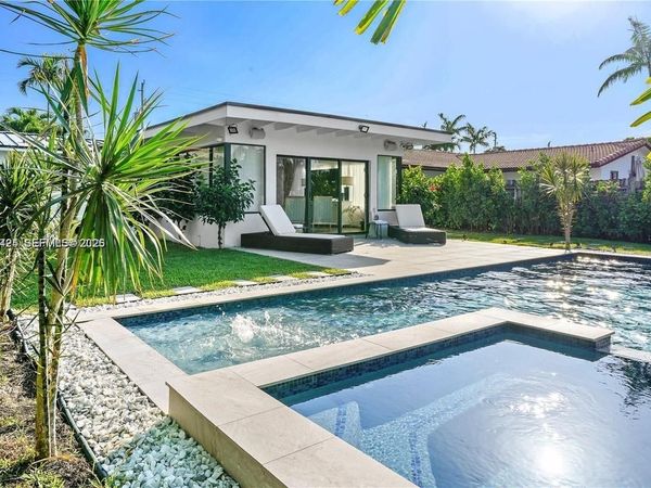 1625 Daytonia Rd , Miami Beach, FL 33141