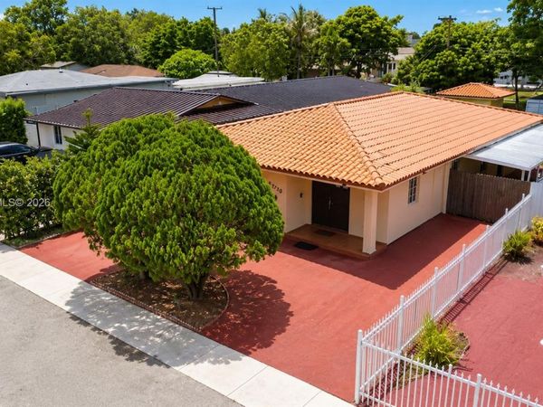 5170 NW 2nd St , Miami, FL 33126
