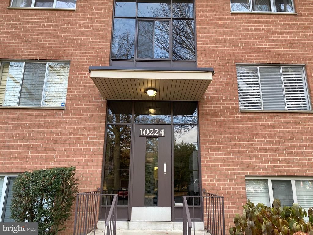 10224 ROCKVILLE PIKE , ROCKVILLE, MD 20852