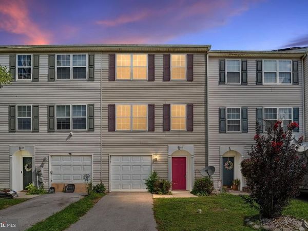 868 AZTEC DRIVE , MARTINSBURG, WV 25405