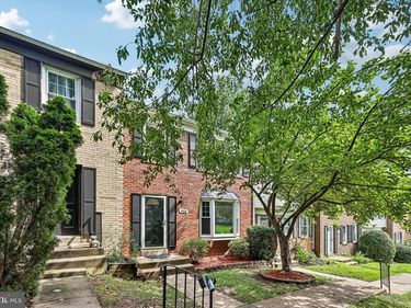 910 SHERWOOD COURT, STERLING, VA 20164