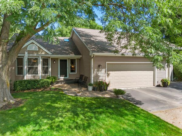 160 Bluff Ridge Court, Chanhassen, MN 55317