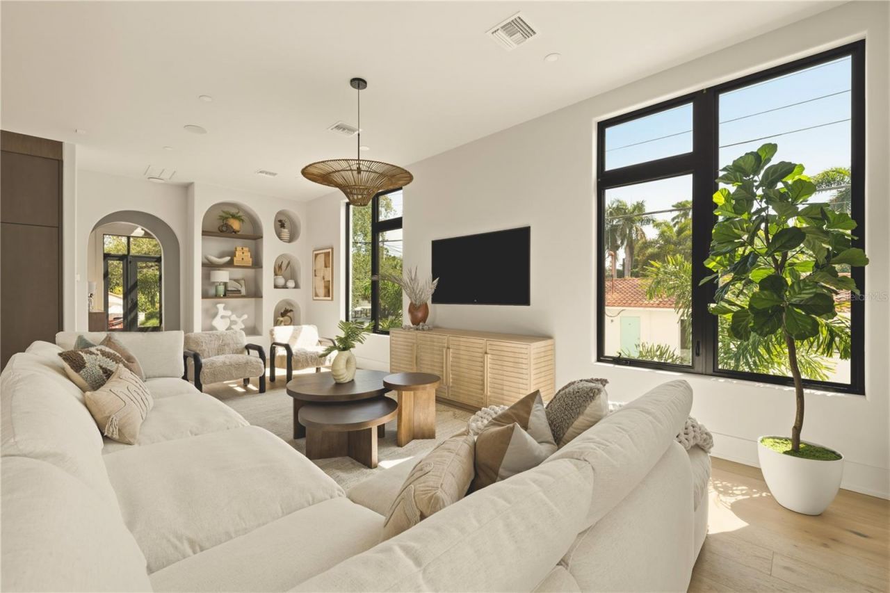 130 Adriatic Avenue, Tampa, FL 33606 Photo