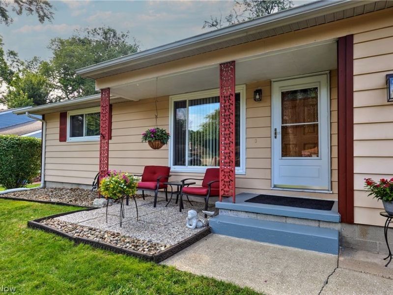 7846 Brookwood Street NE, Warren, OH 44484 Photo 2