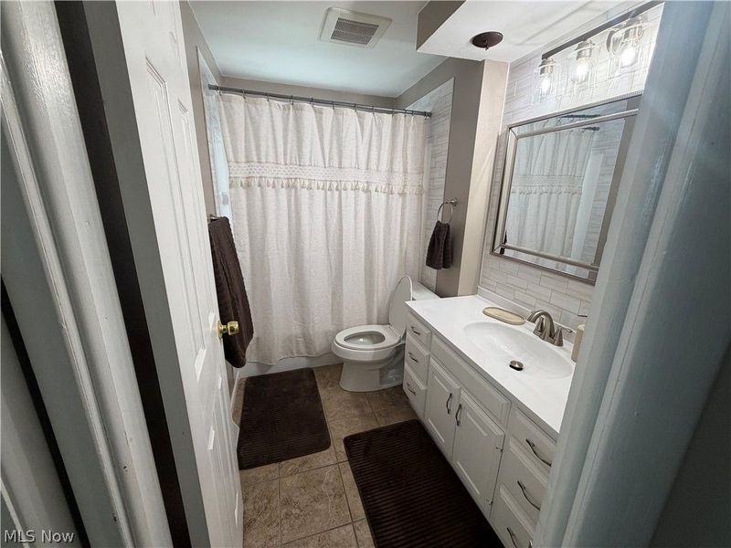 7846 Brookwood Street NE, Warren, OH 44484 Photo 5