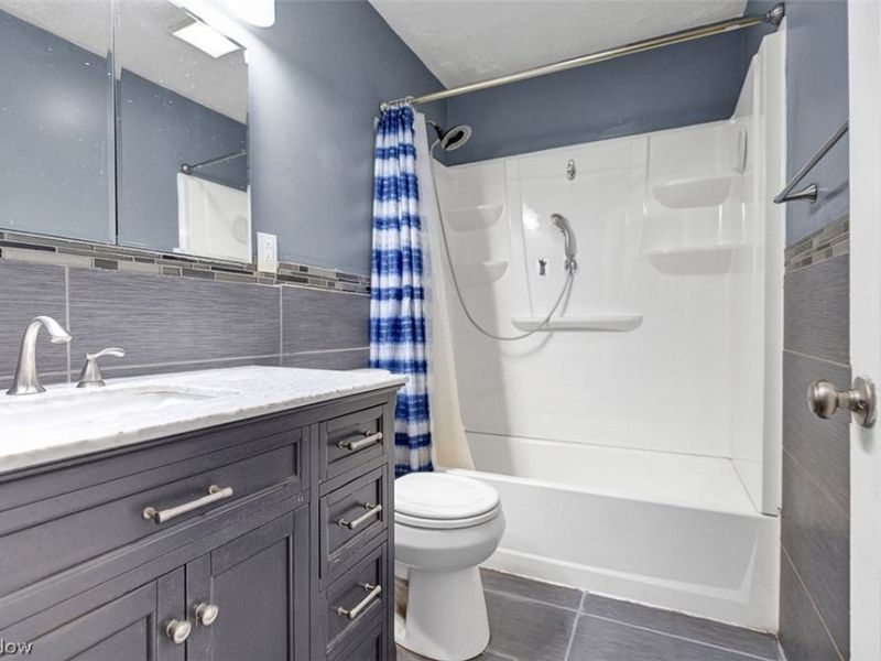 12201 Kensington Avenue , Cleveland, OH 44111 Photo 10