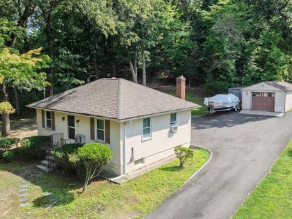 468 Old Bridge Road Northport, NY 11768