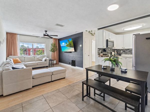 299 SW 7TH Street, Unit 2060, Boca Raton, FL 33432